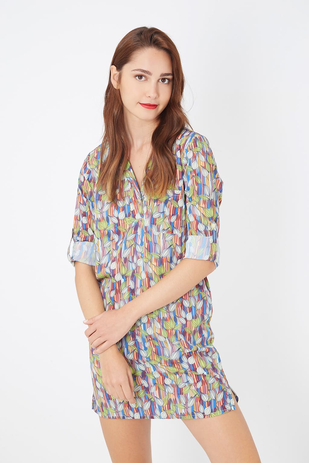 Vestido camisero, dress femenino, modelo relajado, tela ligera, manga 3/4, estampado multicolor, frescura y comodidad, ideal para ocasiones casuales, talla L, combina con sandalias o tacones, versátil y chic ✅Entrega 24/48h