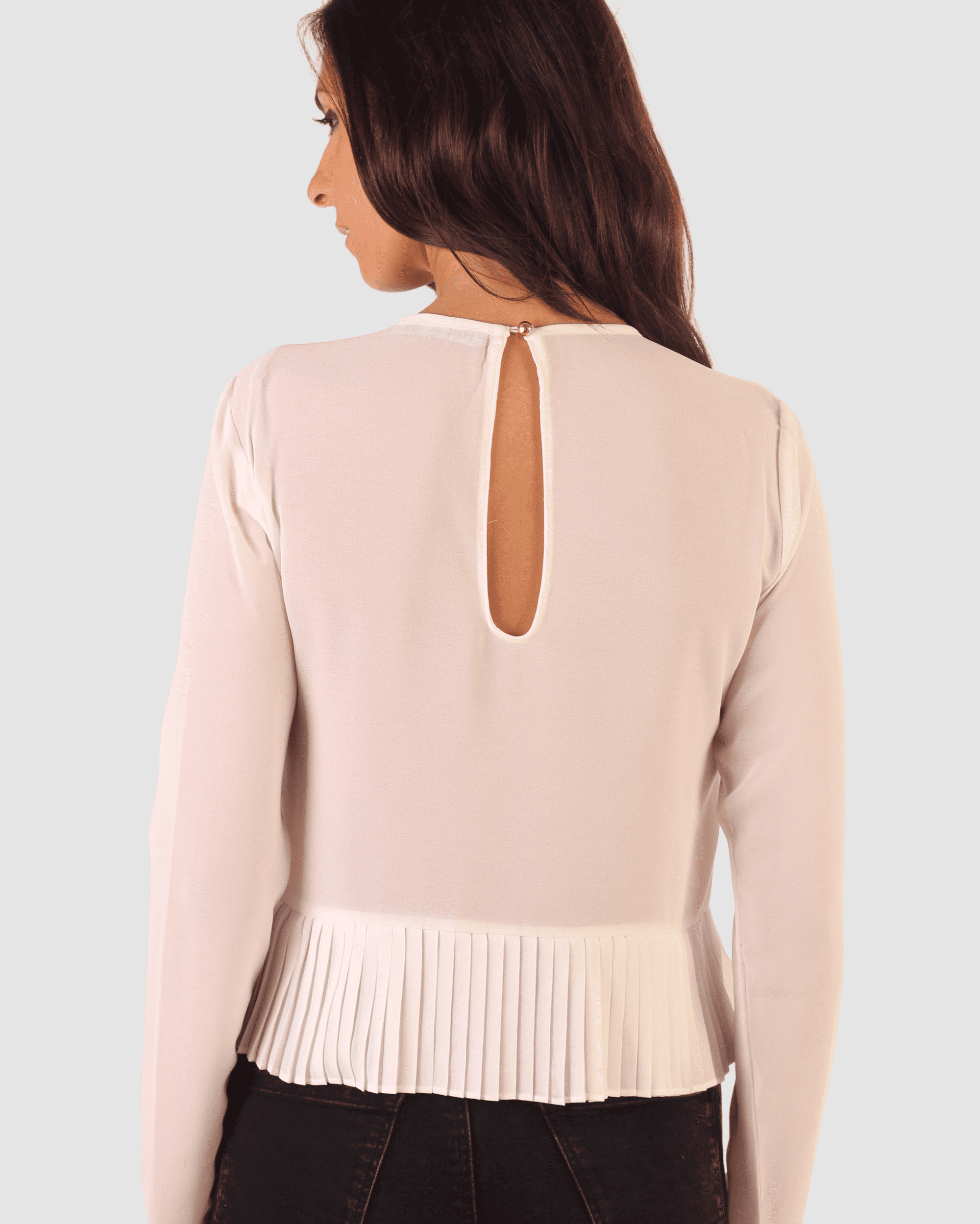Blusa fluida mujer, camisa top elegante polipiel, diseño tablas bajo, manga larga semitransparente, cuello redondo, cierre trasero botón, color blanco, talla L, versátil y cómoda ✅Entrega 24/48h