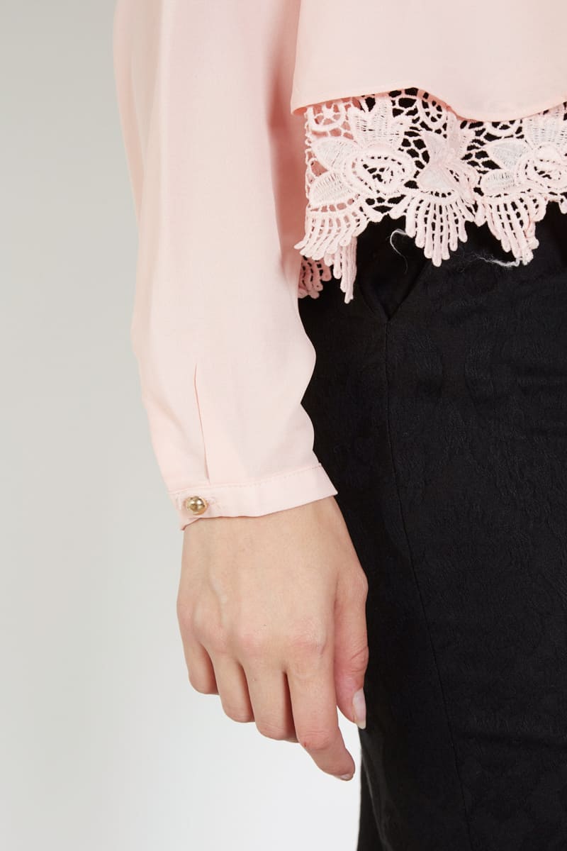 Blusa mujer guipur elegante, camisa satinada, manga larga, cuello redondo, bajo asimétrico, diseño floral, color rosa, talla L, cómoda, versátil, ideal outfits oficina o eventos ✅Entrega 24/48h