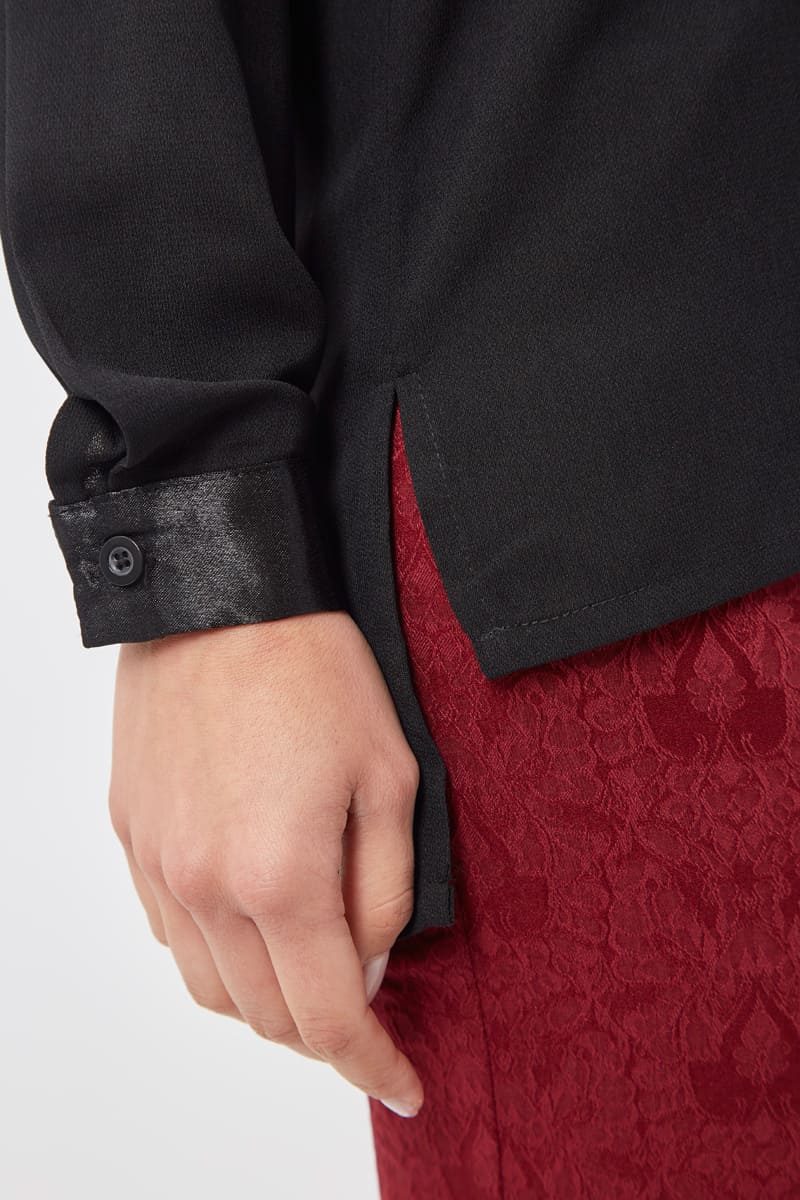 Blusa mujer, top, camisa Love & Money H15187 tejido fluido elegante escote cruzado satinado manga larga botones bajo asimétrico, L, color negro, prenda cómoda y versátil perfecta oficina o eventos ✅Entrega 24/48h
