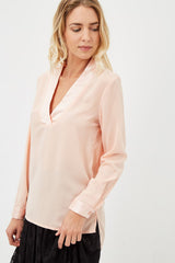 Blusa satinada mujer elegante, escote pico cruzado, manga larga, botones en puño, bajo asimétrico, tejido fluido, modelo Love & Money H15187, color rosa, talla L, ligera y versátil ✅Entrega 24/48h