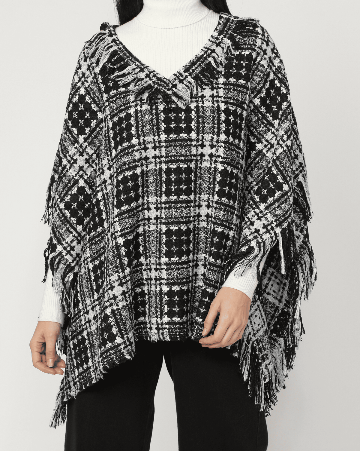 Poncho mujer tejido, capa fashion, flecos laterales, diseño cuadros, efecto aterciopelado, estilo elegante casual, talla única, color negro, abrigo entretiempo, suave, versátil, único ✅Entrega 24/48h