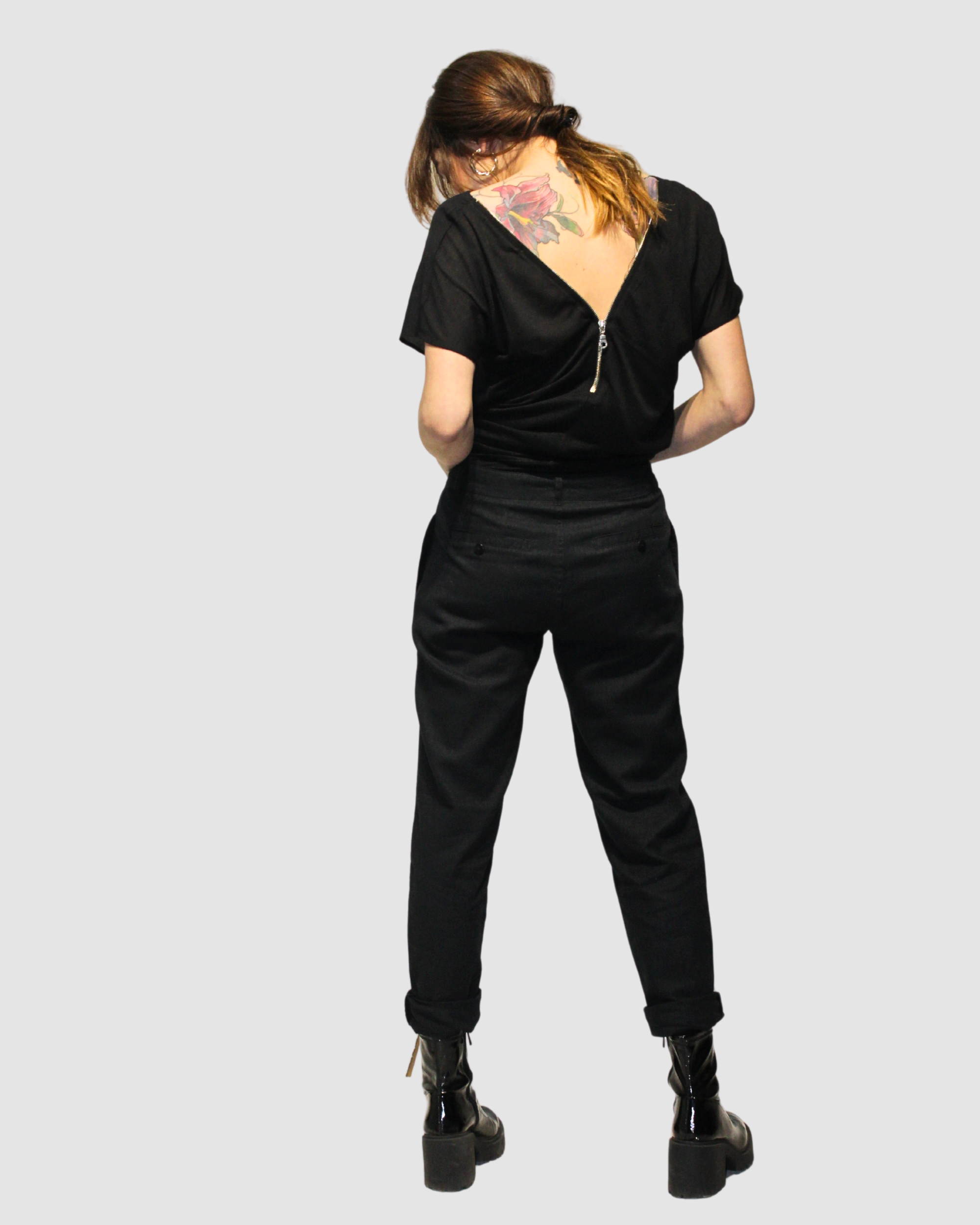 Blusa con cremallera trasera