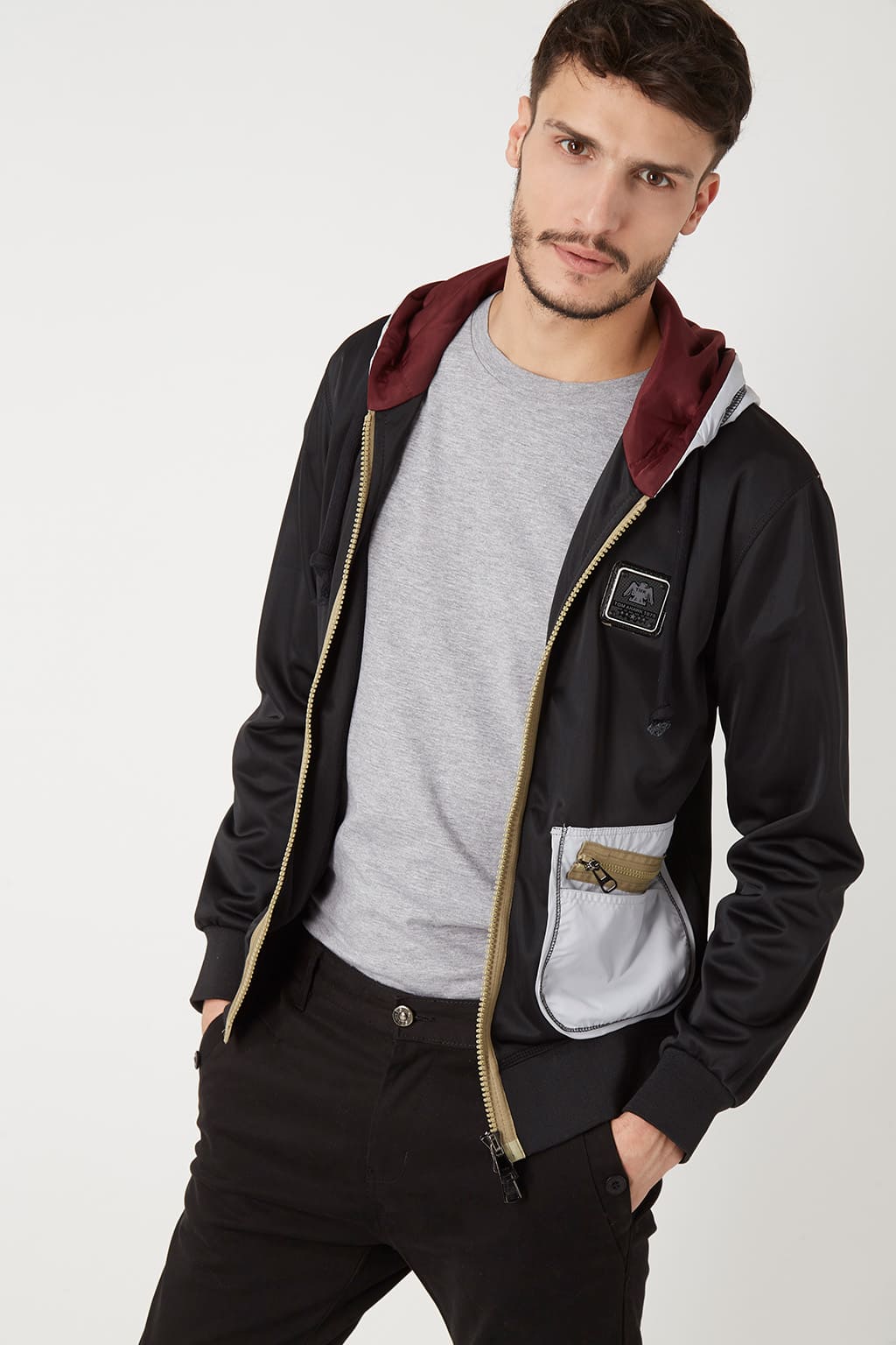 Chaqueta deportiva, jacket urbana, diseño bolsillos contraste, cremallera frontal, capucha bicolor, ligera, suave, moderna, estilo versátil y sofisticado, color negro, talla L, cómoda y fácil de combinar ✅Entrega 24/48h