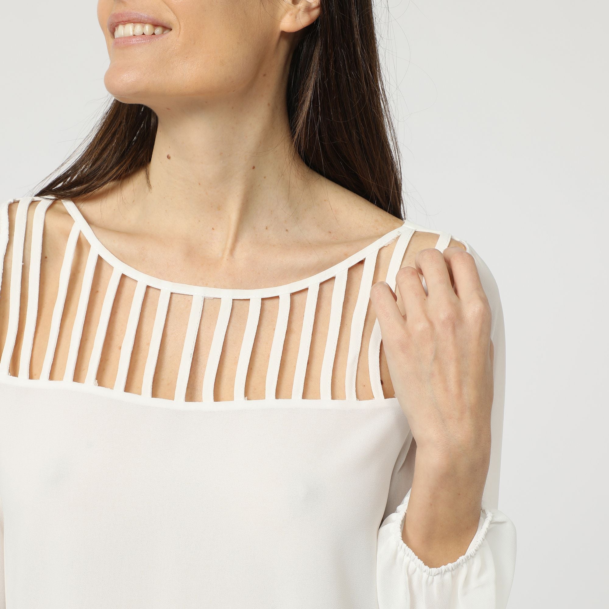 Blusa elegante mujer gasa ligera manga larga calados escote sofisticado versátil color blanco talla L ideal oficina eventos casuales cómoda y moderna outfit femenino ✅Entrega 24/48h