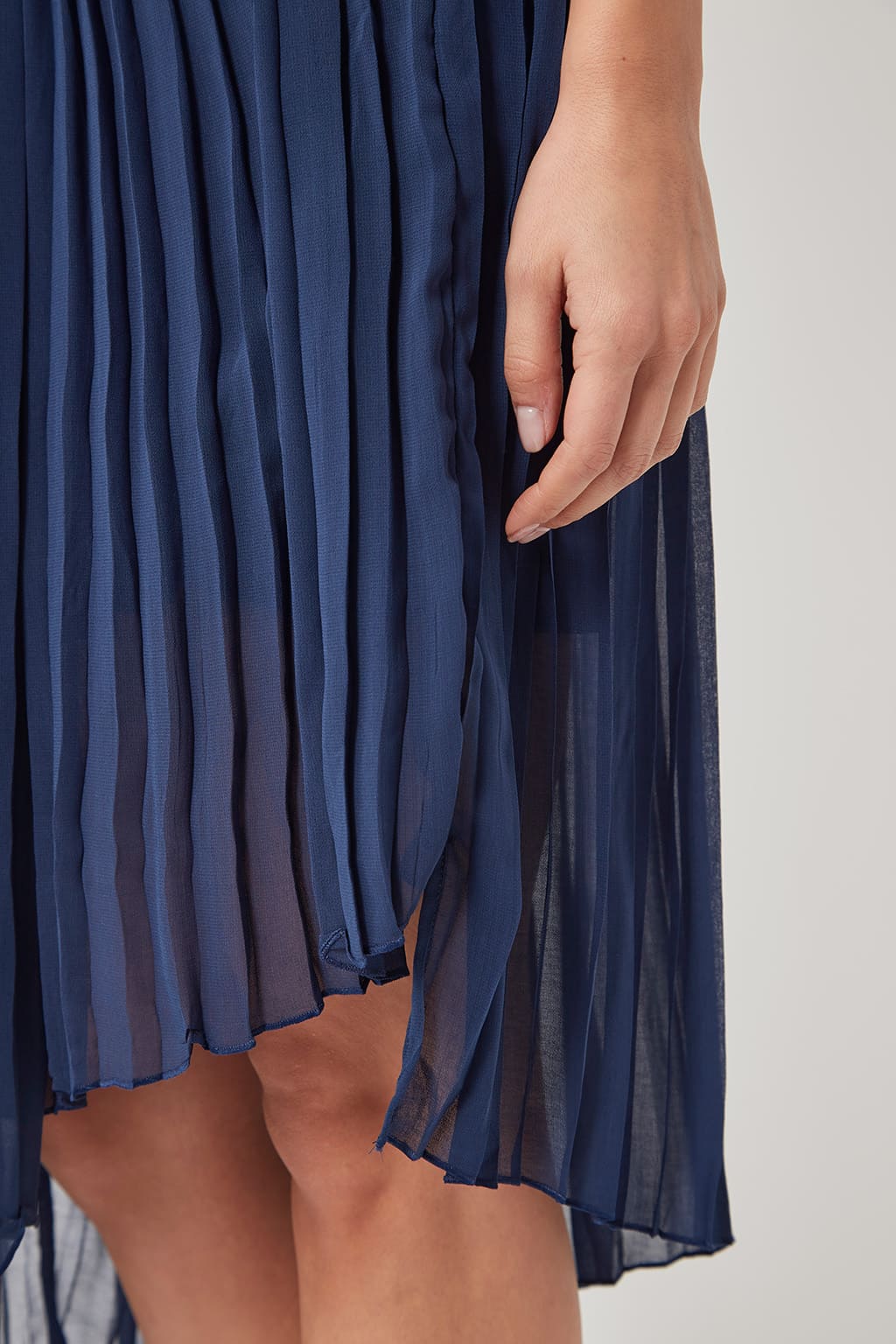 Falda plisada midi mujer elegante modelo asimétrico azul marino texturizada tejido ligero corte midi estilo sofisticado perfecta looks oficina L versátil elegante cómoda ✅Entrega 24/48h