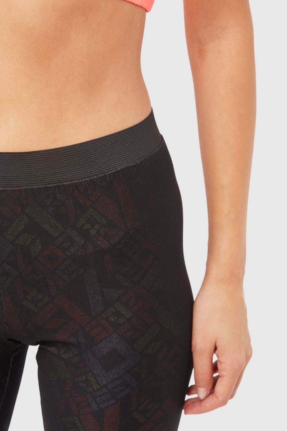 Leggin mujer estampado texturizado negro, poliéster elástico, diseño cómodo y versátil, pantalón ajustado, moda casual, talla 38 disponible, ideal para outfits urbanos, fácil de combinar ✅Entrega 24/48h