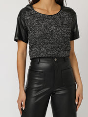 Blusa crop manga corta mujer, top textura combinada efecto piel, elegante y moderna, cuello redondo, urbano, cómoda, talla L, color negro, sofisticado y versátil, ideal oficina, noche, ✅Entrega 24/48h