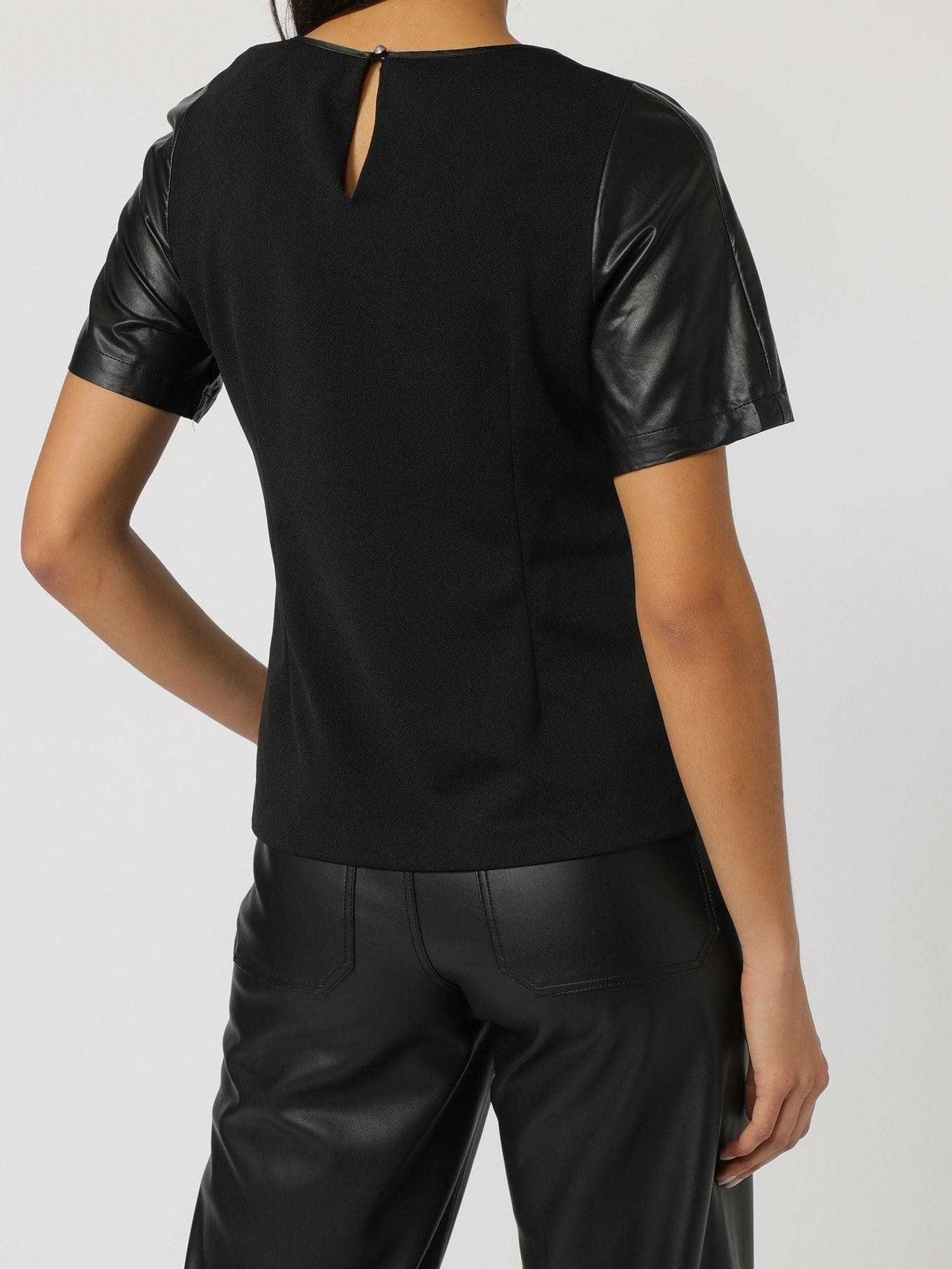 Blusa crop manga corta mujer, top textura combinada efecto piel, elegante y moderna, cuello redondo, urbano, cómoda, talla L, color negro, sofisticado y versátil, ideal oficina, noche, ✅Entrega 24/48h