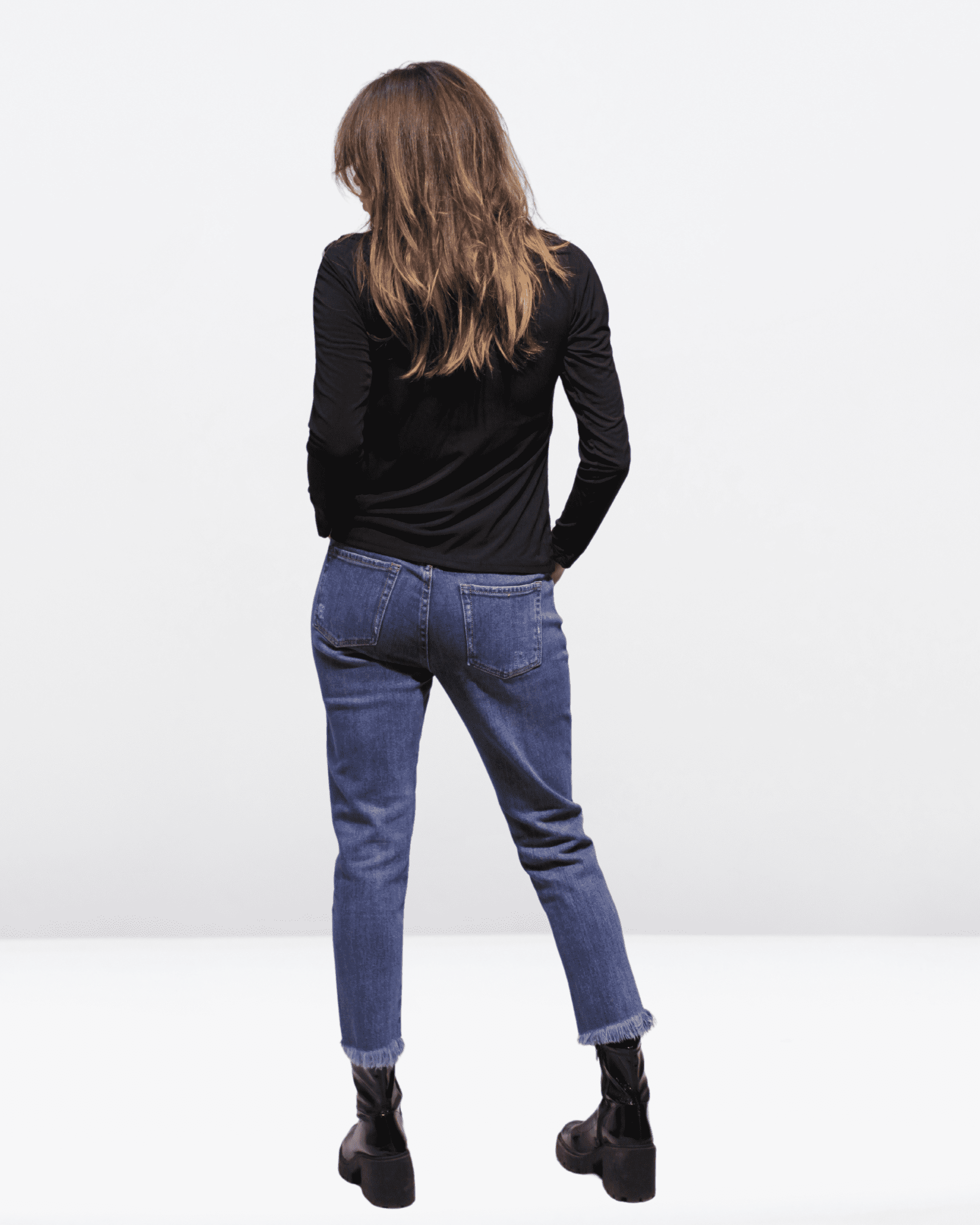 Top mujer hombros descubiertos, blusa manga larga, volantes, cuello redondo, corte crop, color negro, talla 38, versátil, cómodo, tendencia otoño-invierno, outfit moderno, casual elegante ✅Entrega 24/48h