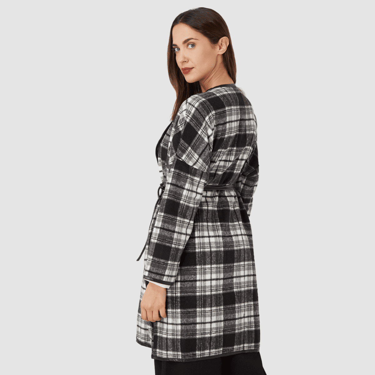 Abrigo largo cuadros mujer, coat, diseño moderno, tejido suave, cintura ajustable, estilo casual elegante, ideal look urbano oficina, color negro, talla 38, cálido y versátil, moda otoño invierno ✅Entrega 24/48h