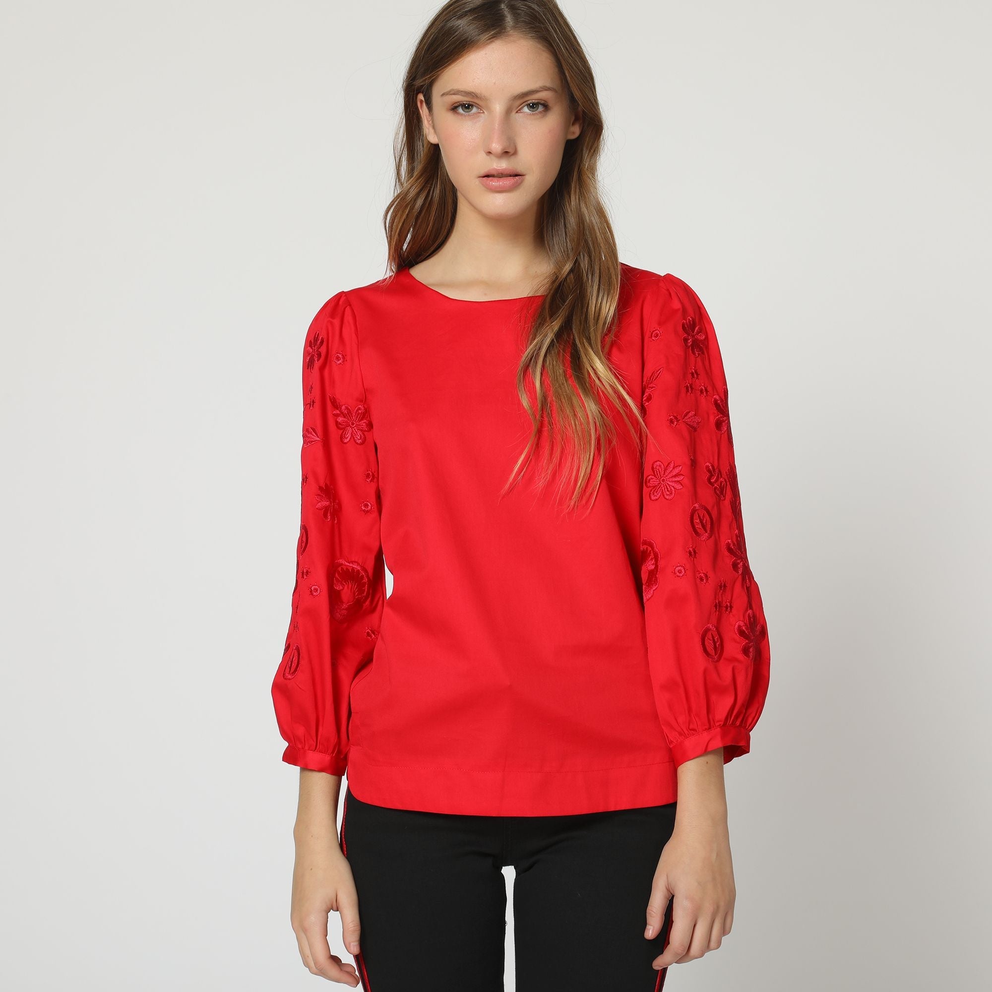 Blusa mujer roja diseño liso manga larga bordada, cuello redondo, cierre trasero con botón, estilo casual elegante, ideal oficina o diario, talla 38, cómoda y versátil ✅Entrega 24/48h