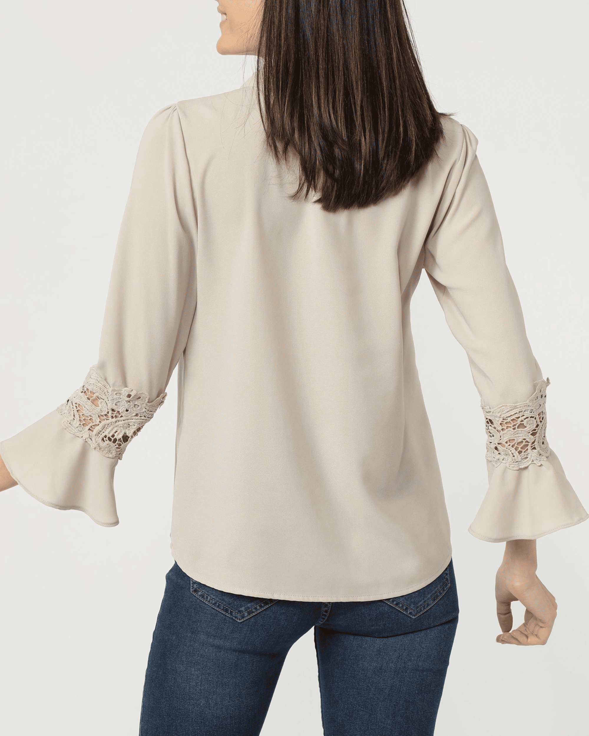 Blusa mujer elegante, blusa lazo bordado flores, camisa encaje manga tres cuartos, diseño sofisticado, look femenino, tono beige, talla 38, ideal oficina eventos formales, tejido ligero y cómodo ✅Entrega 24/48h