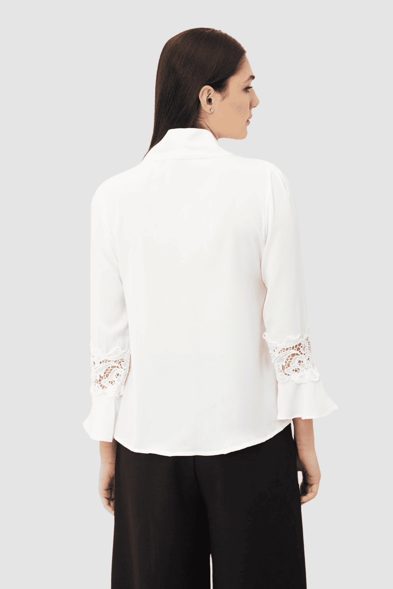 Blusa mujer blanca, shirt, top, diseño liso, lazo cuello efecto corbata, manga larga, detalles encaje y bordados florales, talla 38, cómoda elegante versátil, ideal oficina y eventos, ✅Entrega 24/48h