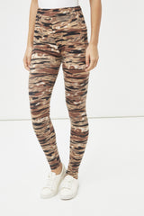 Leggings mujer camuflaje marrón, pantalón deportivo casual, tejido suave ligero, modelo tiro alto, estilo urbano, cómodo versátil, disponible talla 38, ideal outfits modernos, look athleisure ✅Entrega 24/48h