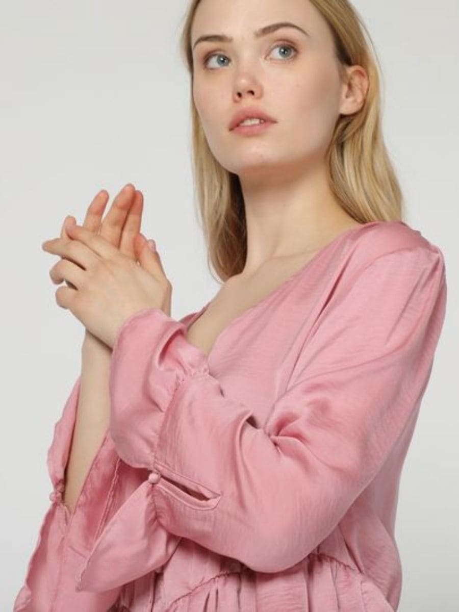 Blusa satinada mujer, camisa elegante, cuello pico, manga larga, botones delanteros, volantes, tejido poliéster, color rosa, talla 38, look sofisticado, cómoda y versátil ✅Entrega 24/48h