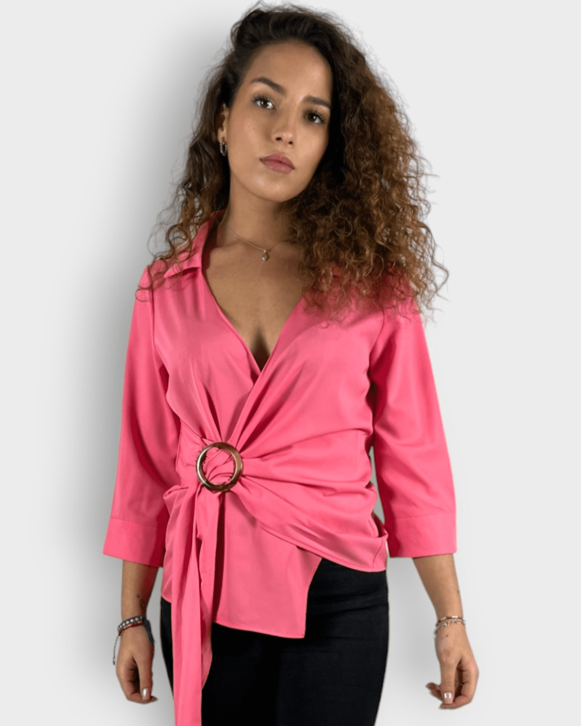 Blusa cruzada mujer, camisa satén, manga 3/4, escote en V, cuello camisero, broche lateral, elegante, cómoda, estilo moderno, poliéster, talla 38, color rosa, ideal cita y oficina ✅Entrega 24/48h