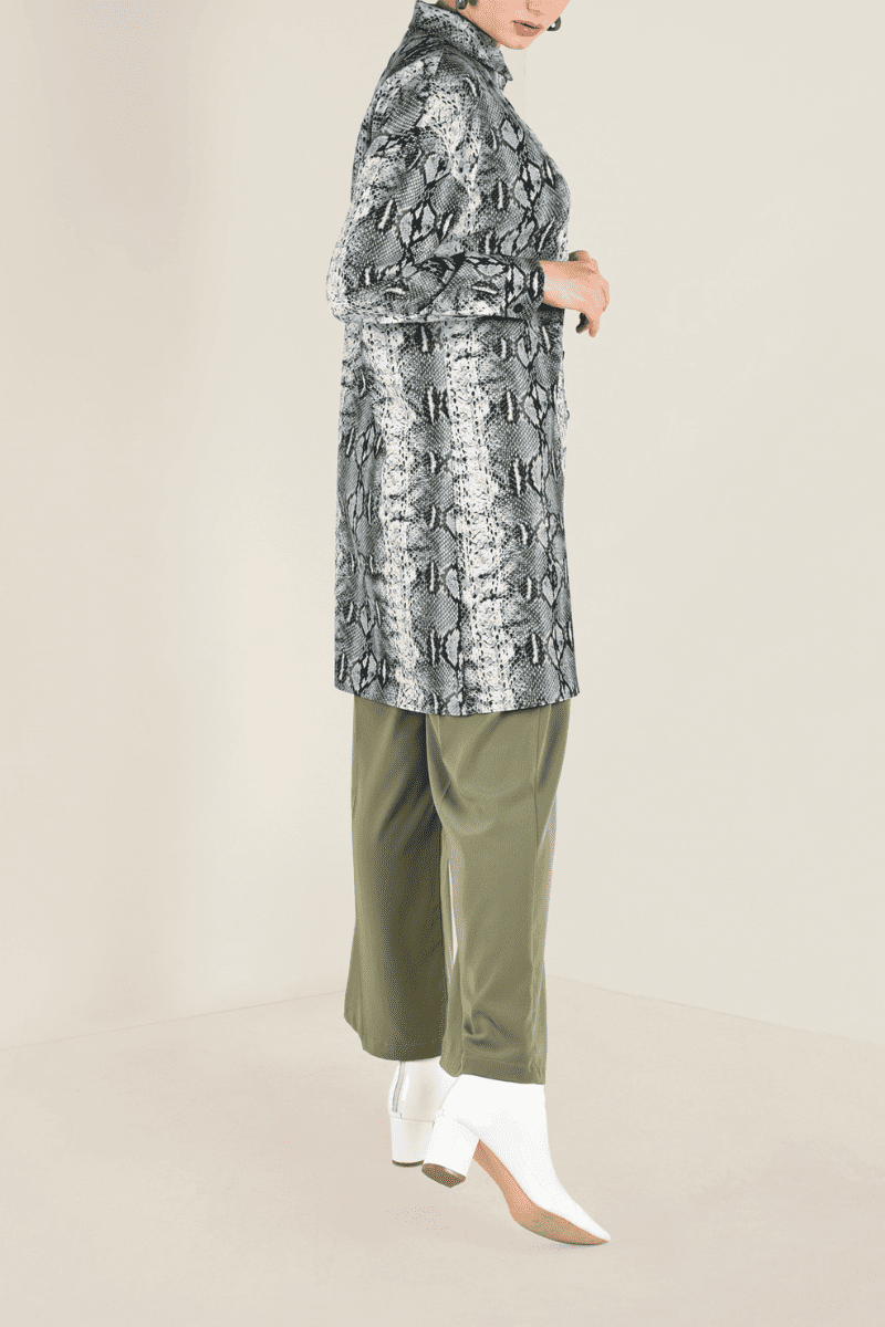 Blusa larga mujer tipo túnica satinado animal print serpiente gris cinturón lazo manga larga ligera cómoda versátil casual elegante talla 38 outfit urbano chic ✅Entrega 24/48h