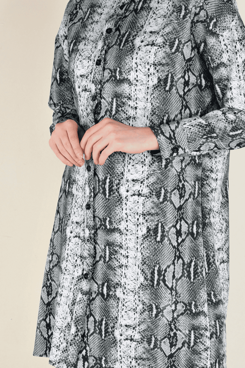 Blusa larga mujer tipo túnica satinado animal print serpiente gris cinturón lazo manga larga ligera cómoda versátil casual elegante talla 38 outfit urbano chic ✅Entrega 24/48h