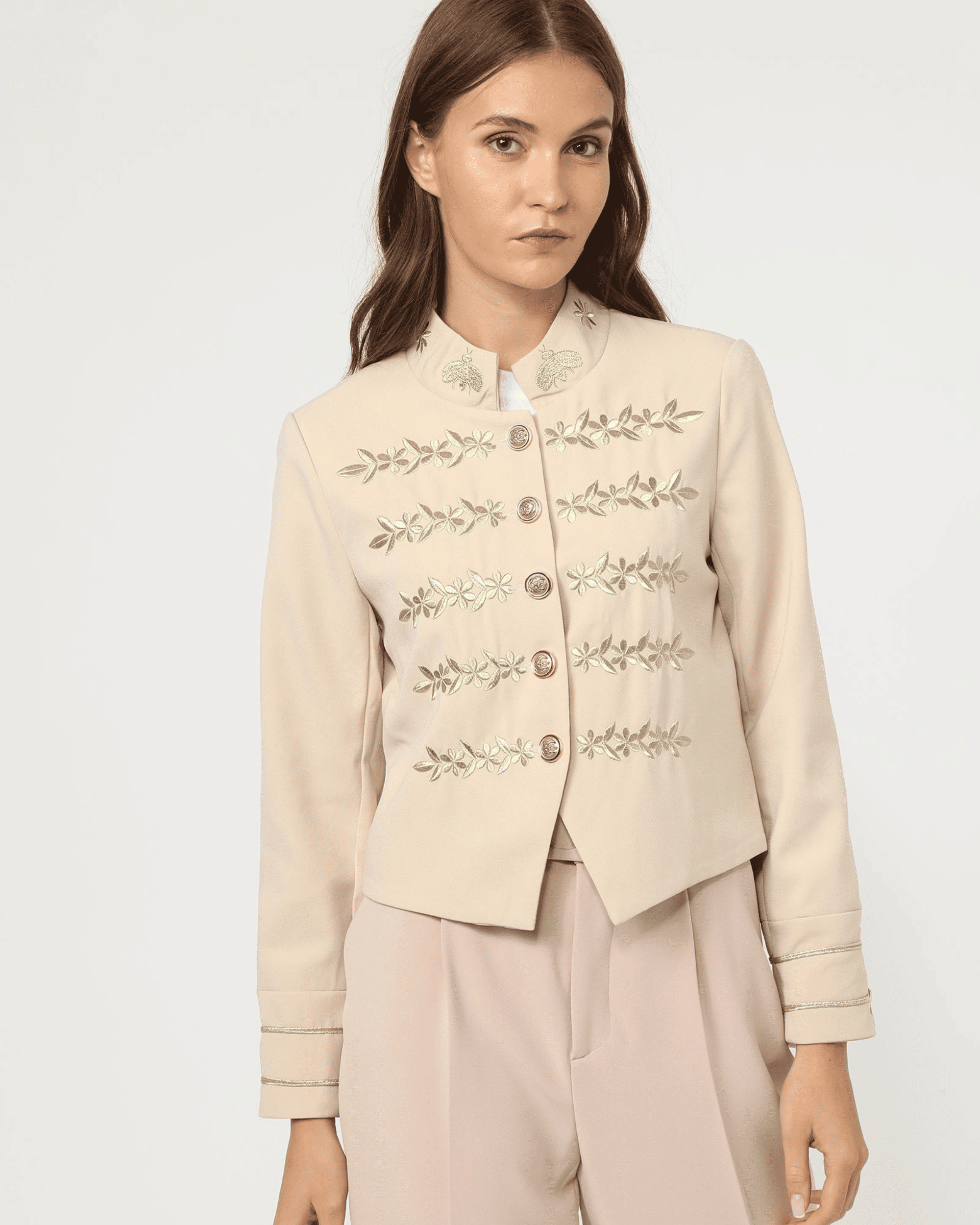 Chaqueta mujer elegante bordada, blazer casual, botones metálicos, cuello mao, ajuste entallado, estilo formal y urbano, color beige, talla 38, look sofisticado y cómodo ✅Entrega 24/48h