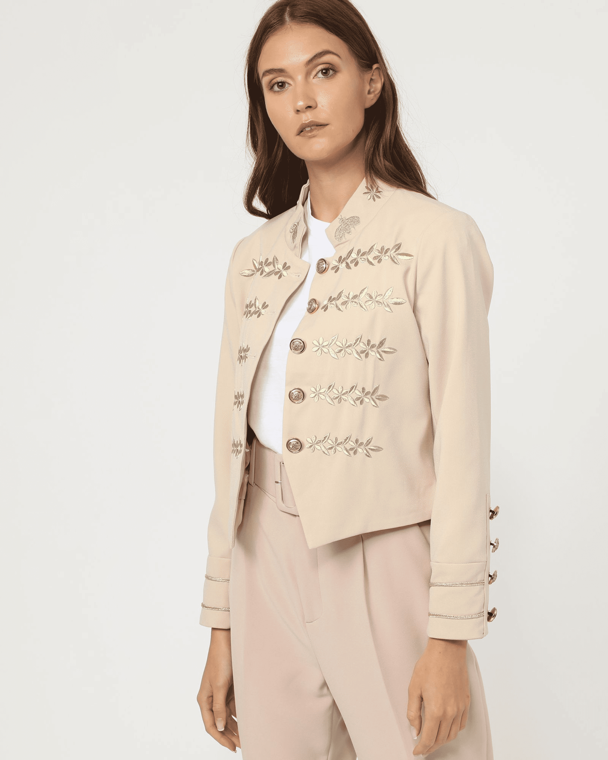 Chaqueta mujer elegante bordada, blazer casual, botones metálicos, cuello mao, ajuste entallado, estilo formal y urbano, color beige, talla 38, look sofisticado y cómodo ✅Entrega 24/48h