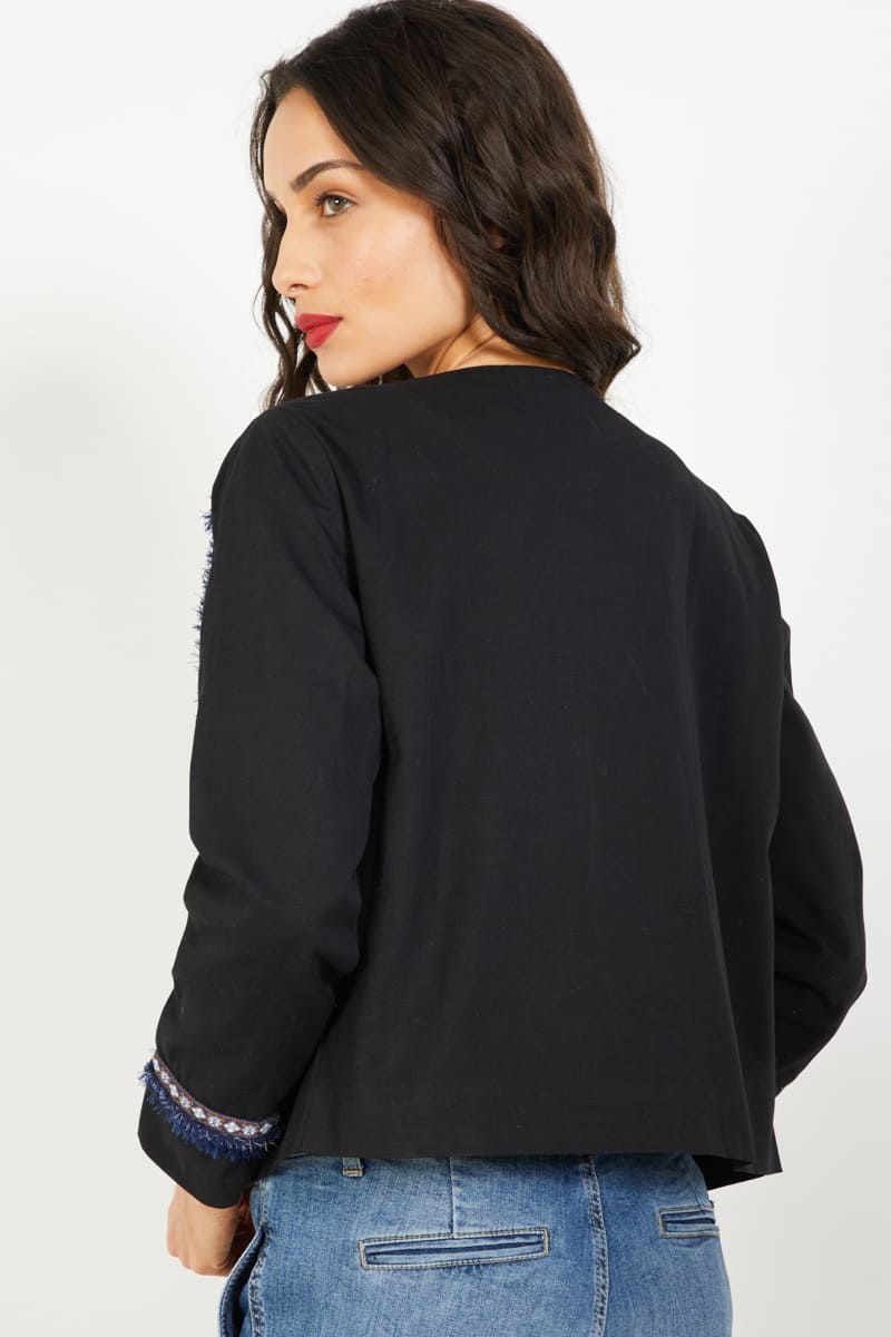 Chaqueta bordada mujer, chaqueta corta, diseño étnico, algodón suave, elegante, tendencia primavera, look urbano, colores negro azul crema, talla 38, sofisticada, versátil, ideal oficina y eventos ✅Entrega 24/48h