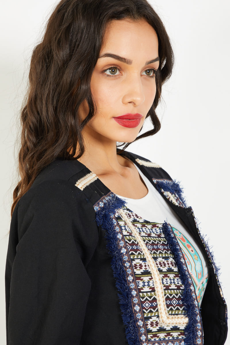 Chaqueta bordada mujer, chaqueta corta, diseño étnico, algodón suave, elegante, tendencia primavera, look urbano, colores negro azul crema, talla 38, sofisticada, versátil, ideal oficina y eventos ✅Entrega 24/48h