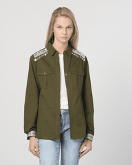 Chaqueta mujer casual, jacket algodón, botones metálicos decorativos, bolsillos frontales, hombros joya, moderna, versátil, color verde, talla 38, ideal entretiempo, look urbano elegante, ✅Entrega 24/48h