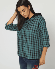 Camisa cuadros mujer, shirt casual urbana, manga larga, capucha negra, ligera, botones, corte regular, estilo versátil, color verde, talla 38, cómoda, perfecta looks diarios, oficina, jeans, tacones ✅Entrega 24/48h