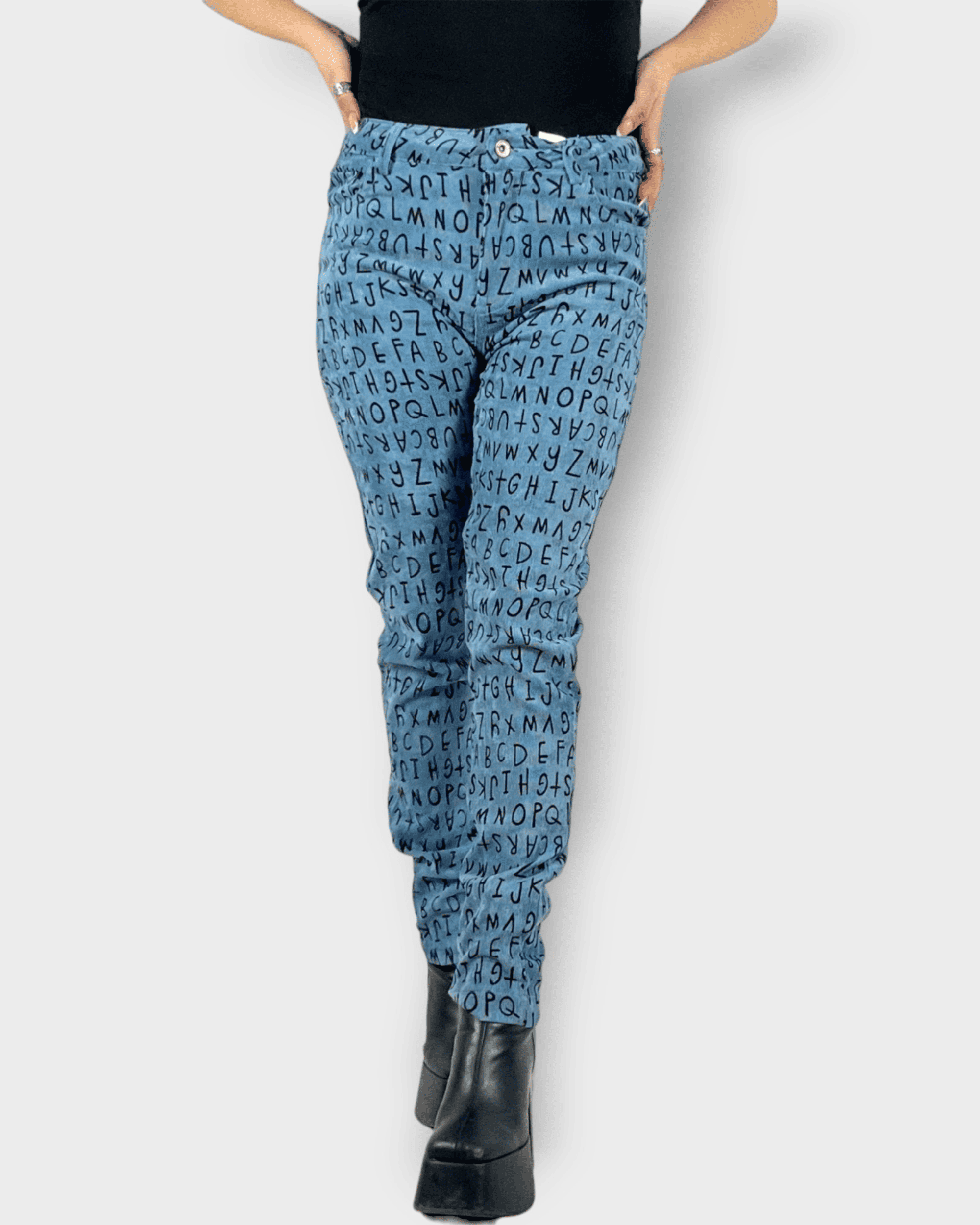 Pantalón mujer jean, pantalón mezclilla letras, diseño original, ajuste clásico tiro alto, urbano, cómodo y versátil, color azul, talla 38, outfit oficina y reuniones, entrega rápida ✅Entrega 24/48h