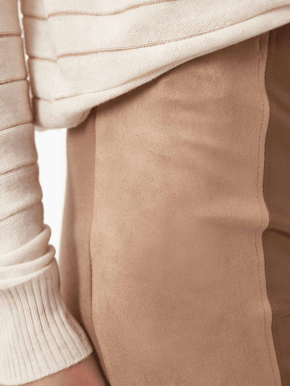 Pantalón skinny mujer, leggings ajustados, paneles efecto ante y polipiel, diseño urbano, elegante, cómodo, color camel, talla 38, estilo sofisticado, suave, realza figura, ideal outfits formales o casuales ✅Entrega 24/48h
