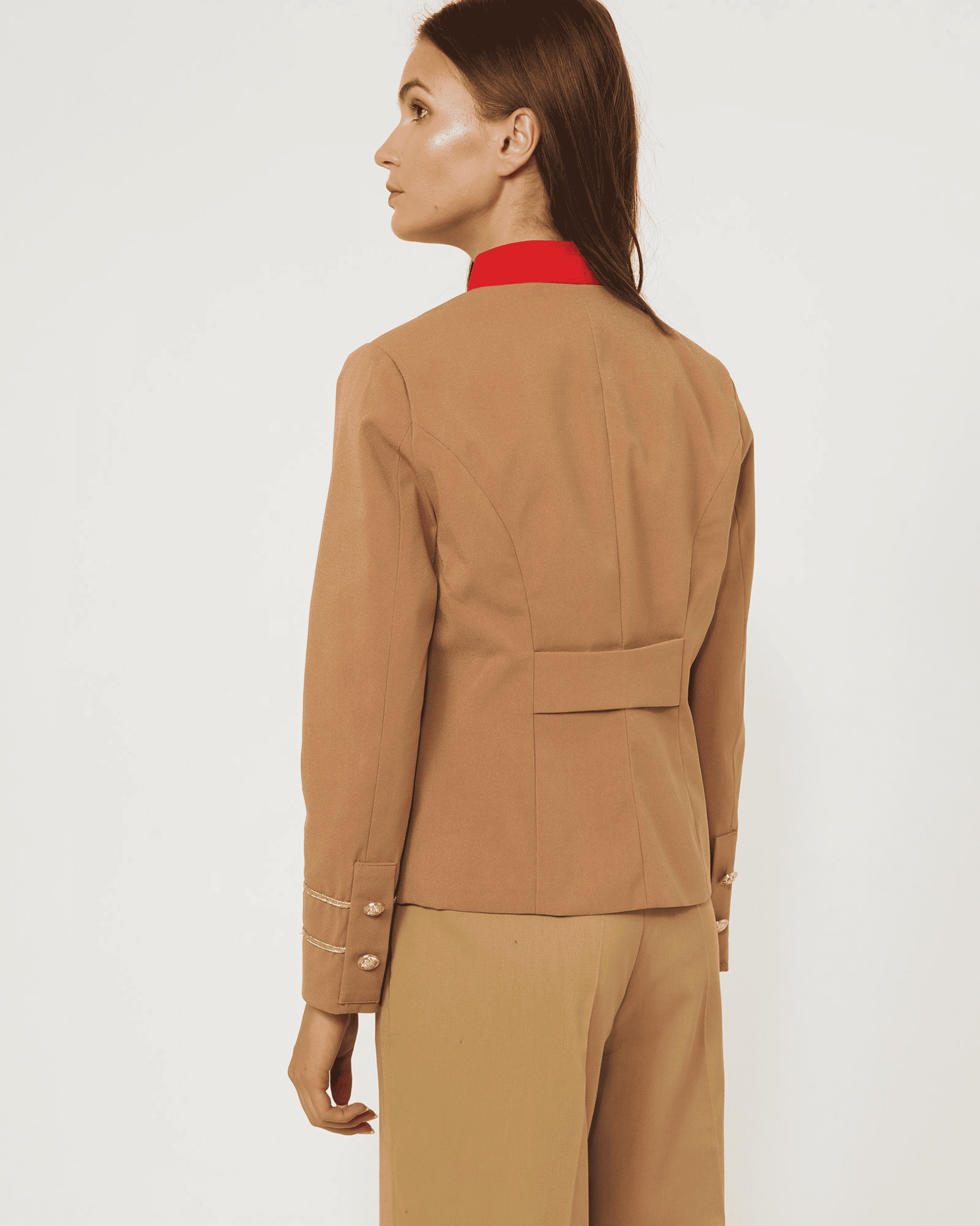 Chaqueta estilo militar mujer, chaqueta elegante bordados dorados, botones metalizados, corte recto, ideal oficina y eventos urbanos, color beige, talla 38, look sofisticado y moderno ✅Entrega 24/48h