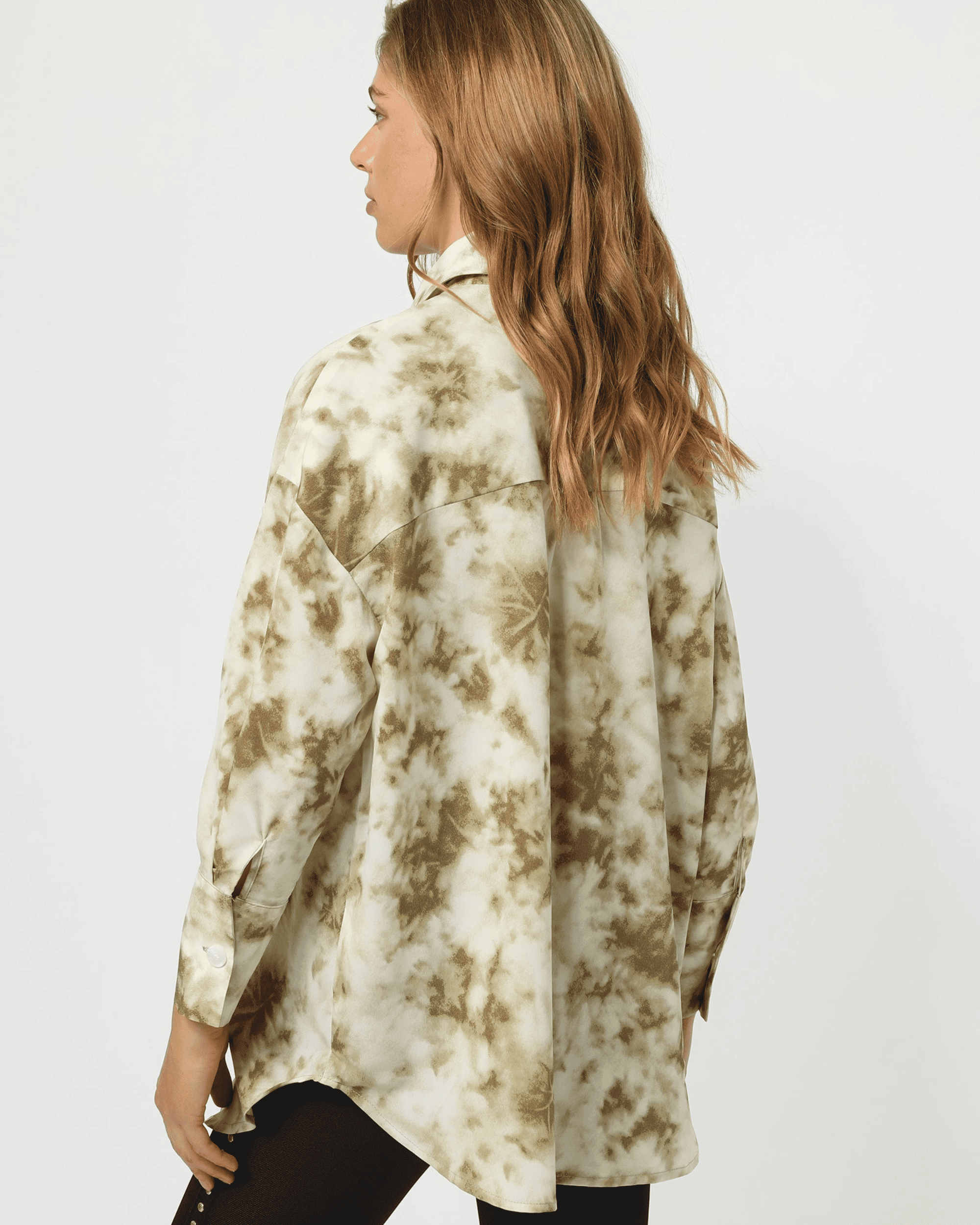 Blusa mujer, camisa estampada tie dye, manga larga, cuello camisero, bolsillo frontal, cierre botones, puños ajustados, corte recto, elegante, casual, color beige, talla 38, cómoda, moderna, versátil ✅Entrega 24/48h