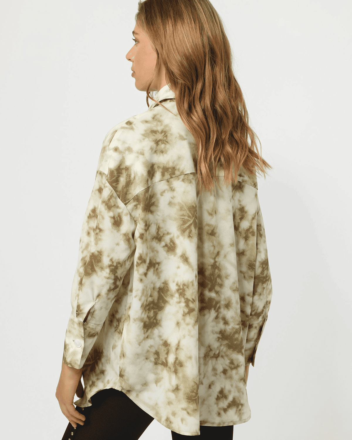 Blusa mujer, camisa estampada tie dye, manga larga, cuello camisero, bolsillo frontal, cierre botones, puños ajustados, corte recto, elegante, casual, color beige, talla 38, cómoda, moderna, versátil ✅Entrega 24/48h