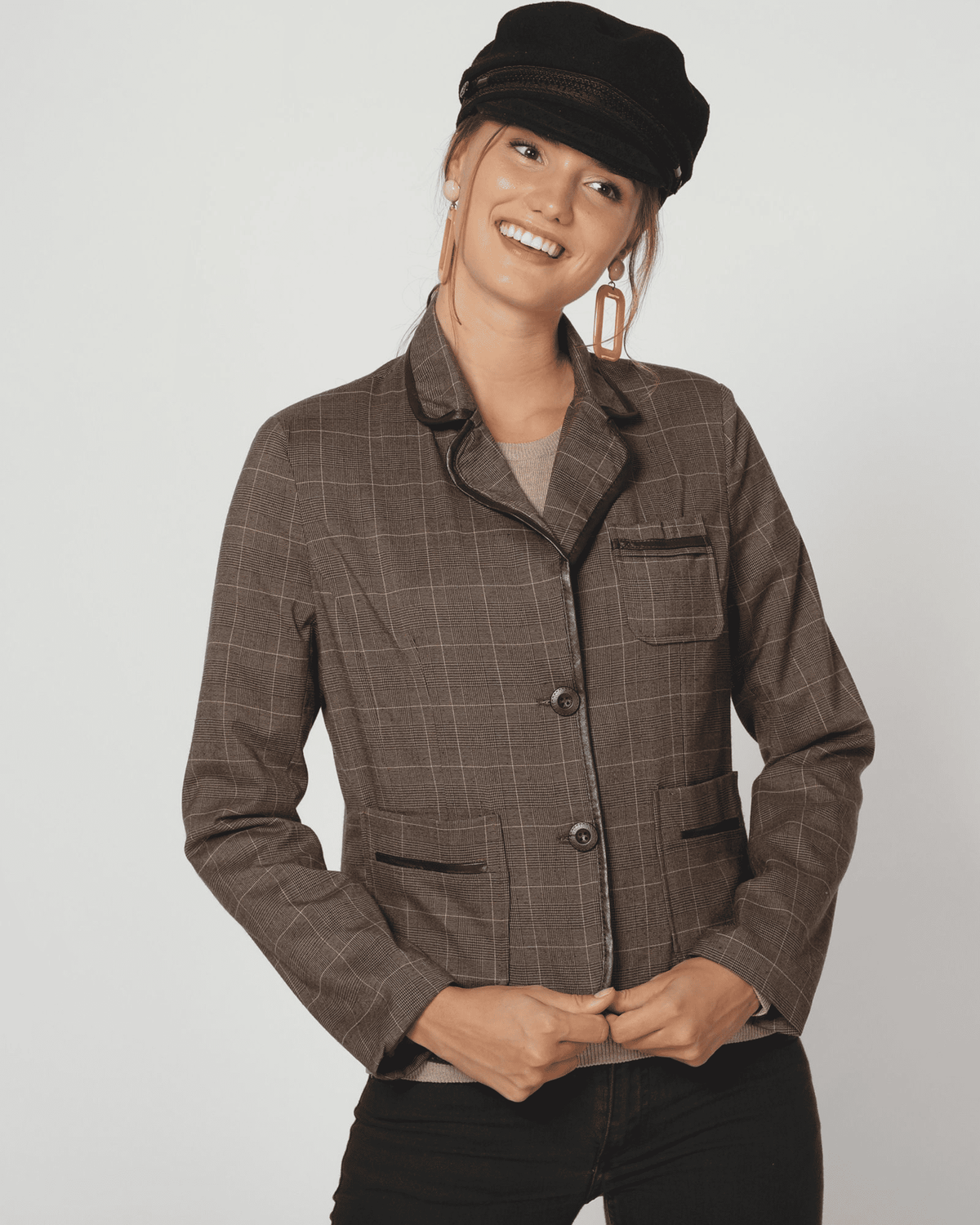 Blazer mujer, chaqueta cuadros, abrigo corto lana mixta, manga larga, corte recto, bolsillos, cuello clásico, cierre botones, color marrón, talla L, moda elegante, versátil, cómoda, ideal oficina ✅Entrega 24/48h