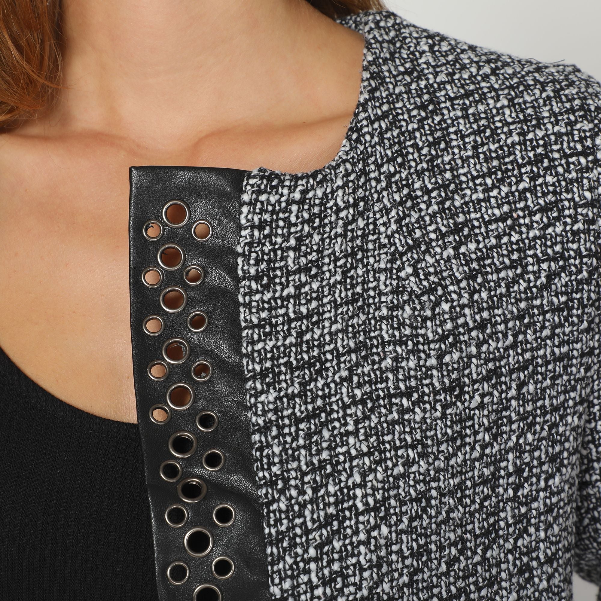 Chaqueta texturizada mujer, blazer dama, diseño moderno detalle efecto piel tachuelas, manga larga cuello redondo, talla L, estilo elegante casual, color negro, ideal oficina o eventos ✅Entrega 24/48h
