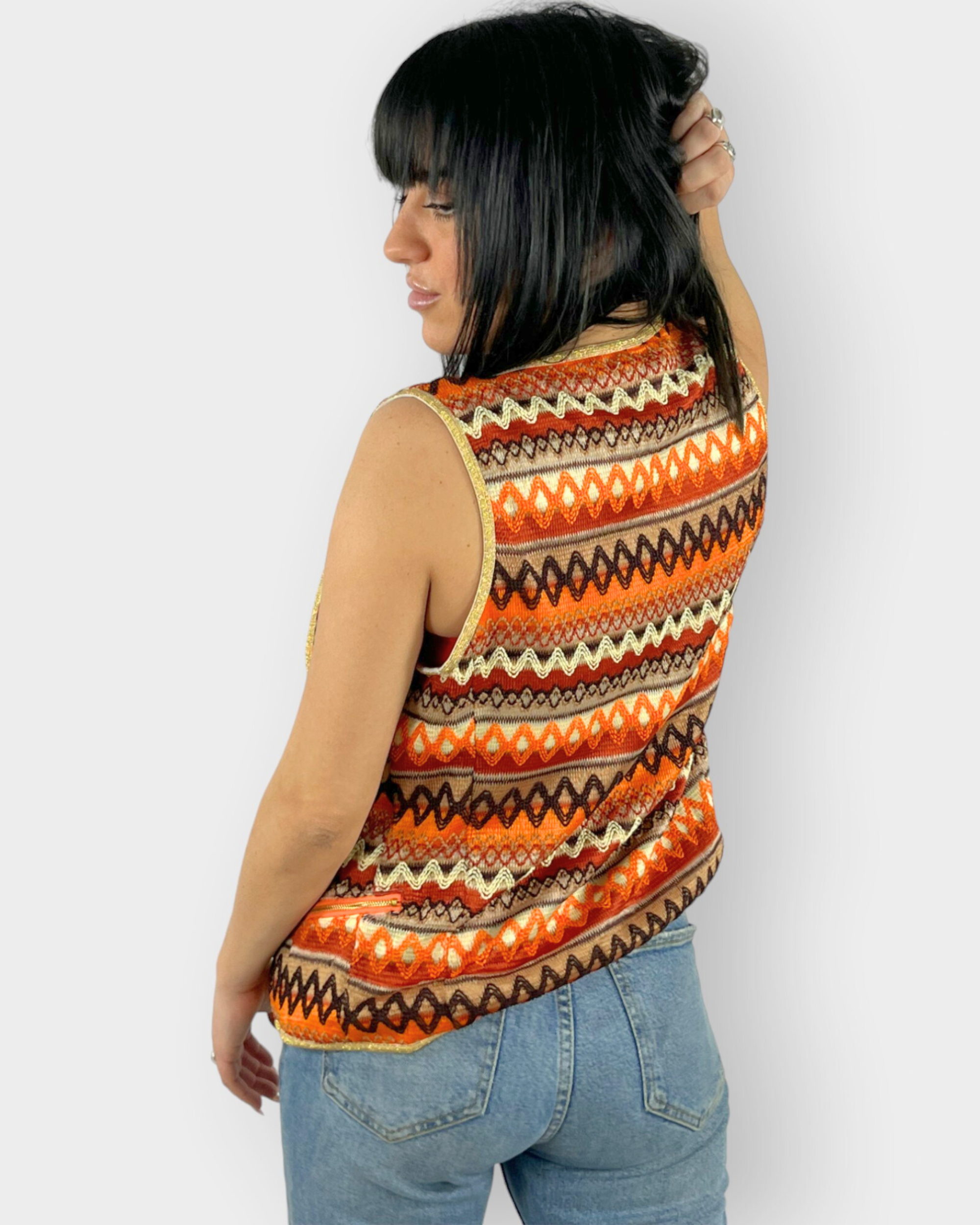 Chaleco estampado tribal, sin cierre, con forro interior, cuello redondo y escote en V, modelo MA7273, estilo bohemio, colores naranja y beige, talla S/M, cómodo y original, outfit versátil ✅Entrega 24/48h