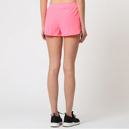 Short deportivo mujer, bermuda, pantalón corto, diseño cuadros lateral, cintura elástica, tejido ligero, cómodo, versátil, look casual o fitness, color rosa, talla L disponible, movimiento libre ✅Entrega 24/48h