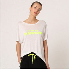 Camiseta mujer manga corta blanca, t-shirt cómoda, cuello redondo, frase estampada, corte holgado, casual, estilo sport, talla L, versátil y ligera, ideal outfits diarios ✅Entrega 24/48h
