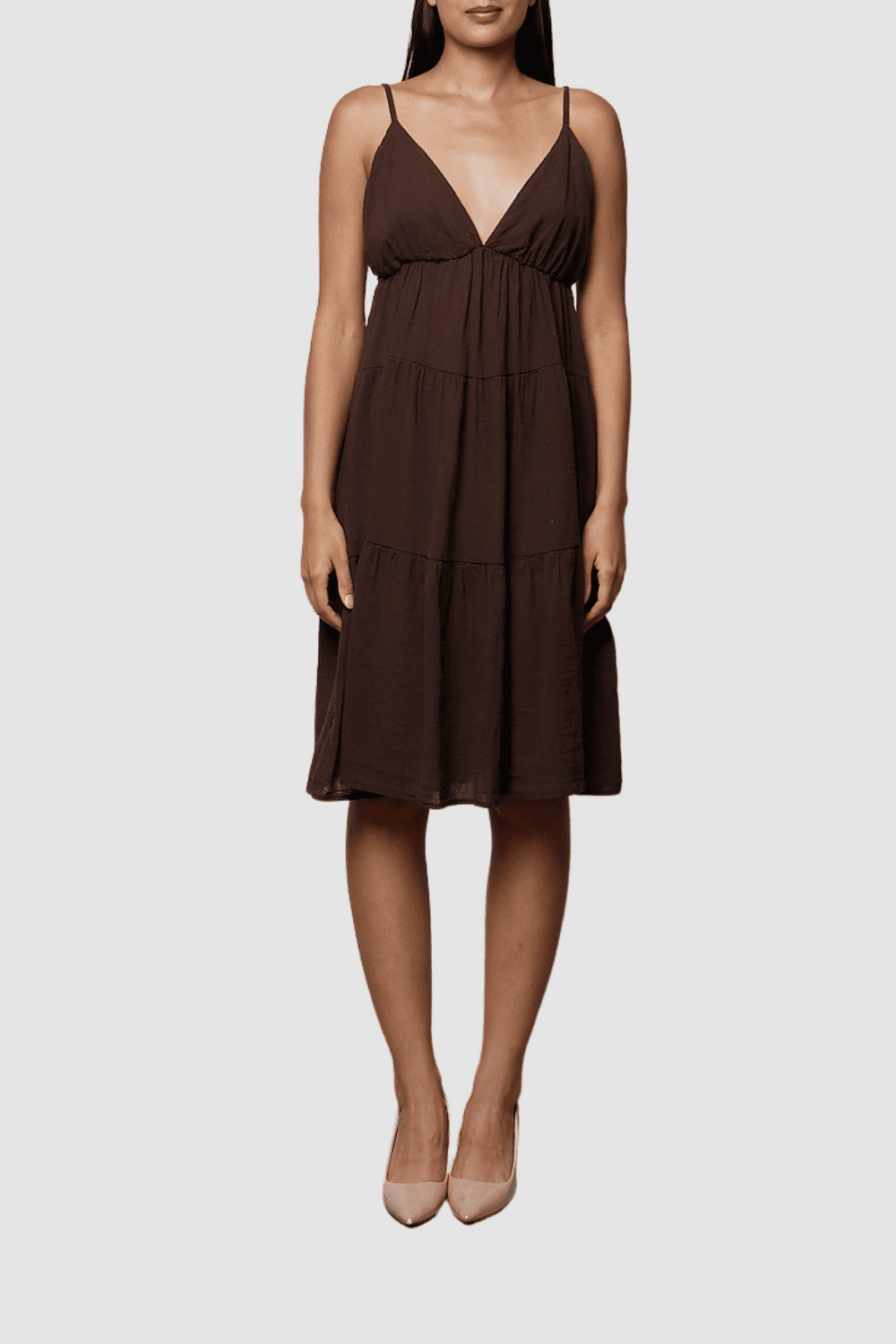 Vestido corto mujer, tirantes ajustables, escote en pico, diseño en capas suelto, estilo veraniego, tejido fresco, corte por encima rodilla, color marrón, talla única, cómodo y versátil ✅Entrega 24/48h
