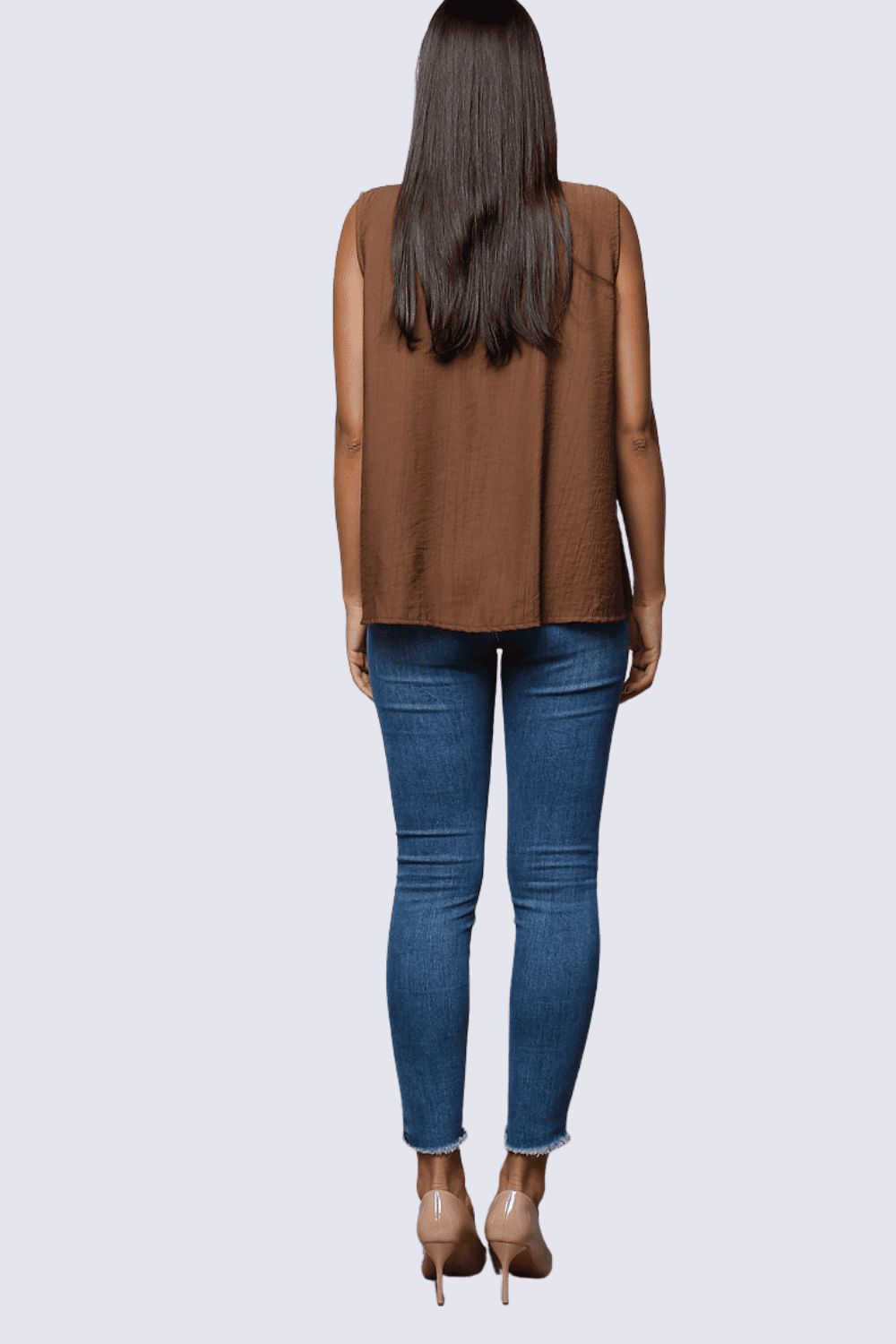Blusa mujer sin mangas top volantes escote V marrón, elegante fluida ligera tendencia 2024, ideal oficina casual sofisticada, combina jeans formal, talla S, moda versátil cómoda neutra ✅Entrega 24/48h