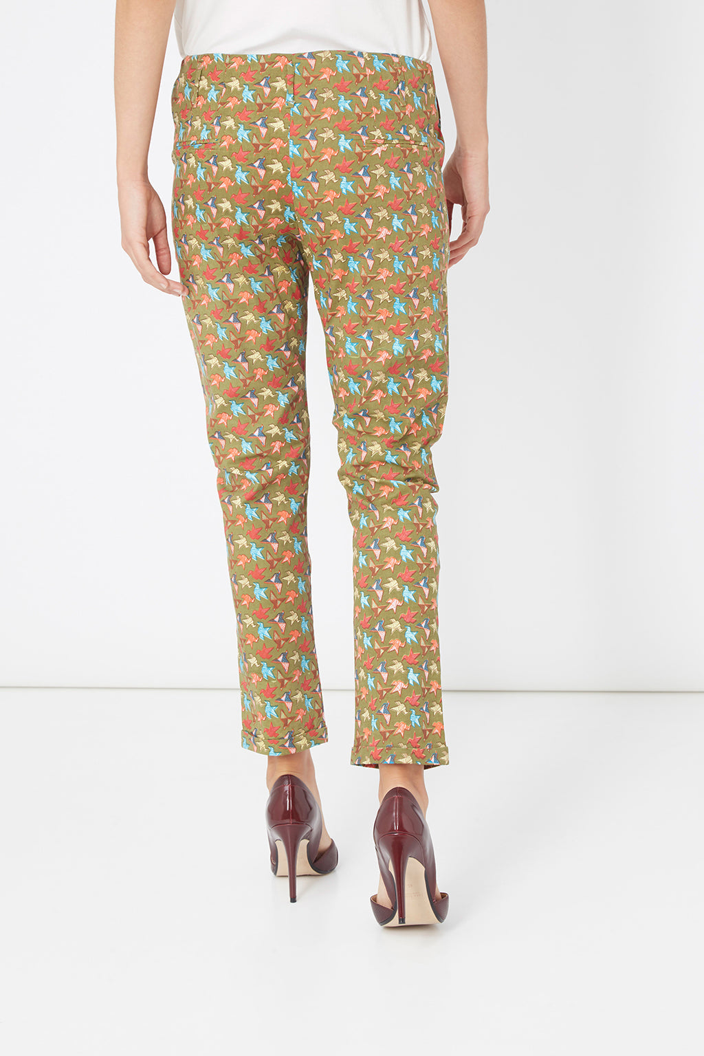 Pantalón mujer recto, pants, diseño estampado hojas coloridas, bolsillos laterales, cinturilla con trabillas, cierre botón y cremallera, estilo casual elegante, color verde, talla L, cómodo y versátil ✅Entrega 24/48h