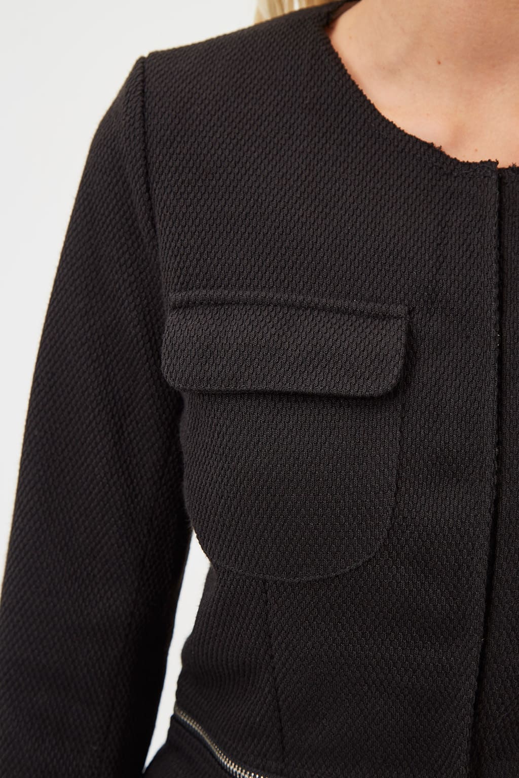 Chaqueta mujer blazer, torera elegante, corte entallado, bolsillos frontales, cremallera decorativa, estilo sofisticado, color negro, talla 36, ideal oficina, urbana, fácil combinar, disponible más colores ✅Entrega 24/48h