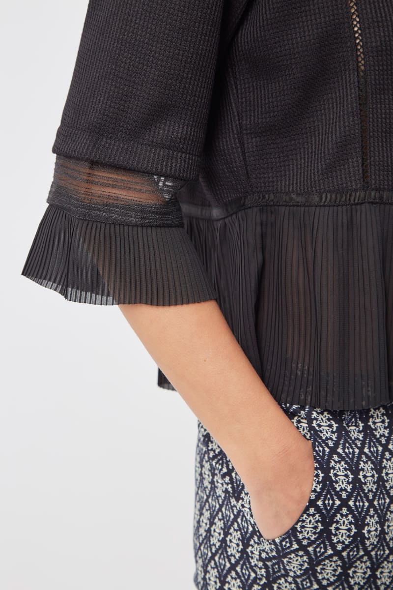 Blusa mujer viscosa textura, camisa bordados elegantes, manga 3/4, escote redondo, botones en el cuello, diseño recto, detalles plisados, talla L, color negro, ideal outfit versátil y cómodo ✅Entrega 24/48h