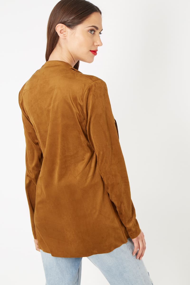 Chaqueta mujer efecto nobuk sintético flecos largos tendencia, manga larga, cierre corchetes, bolsillos, cuello redondo, estilo bohemio color camel talla 36, versátil y cómoda ✅Entrega 24/48h