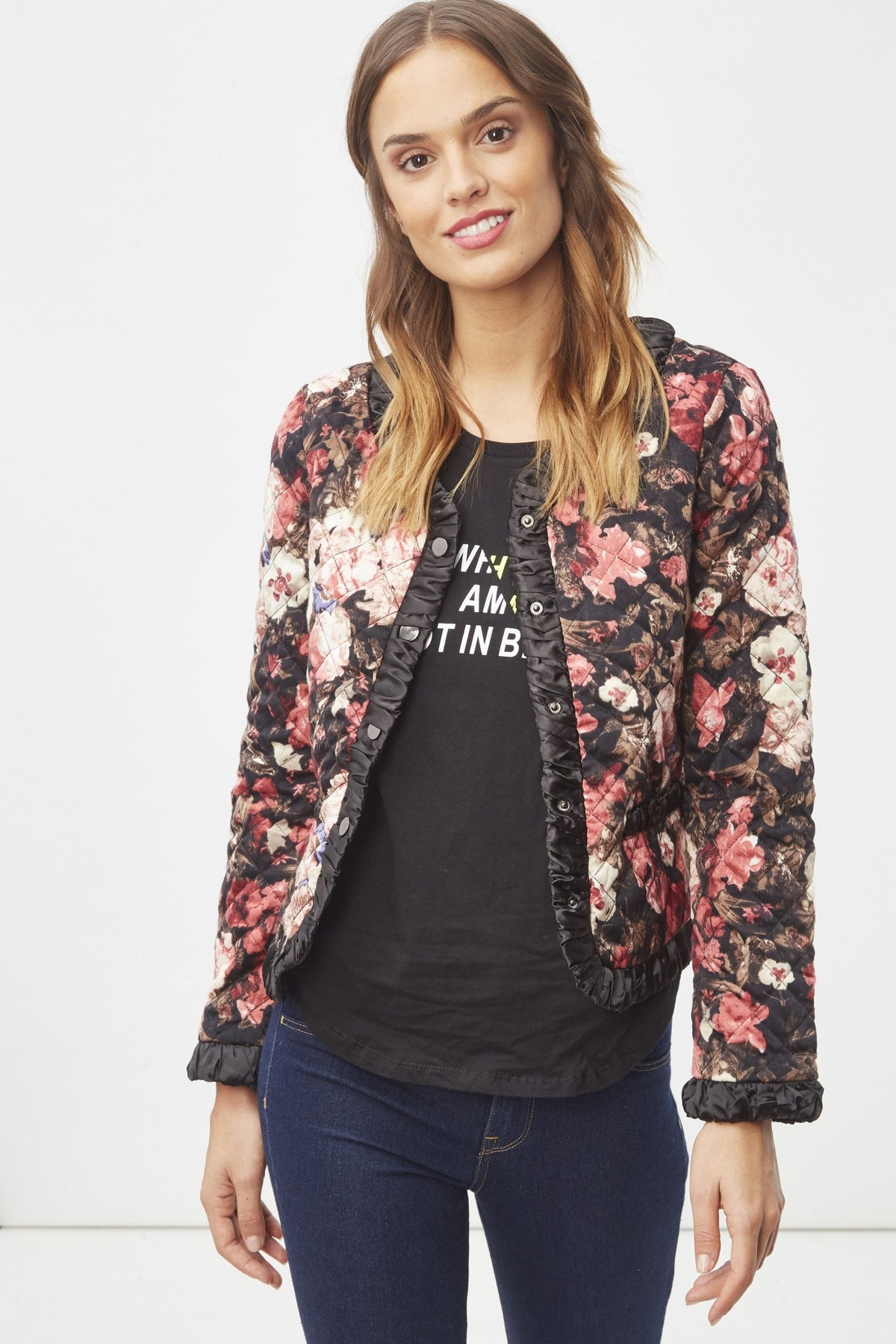 Chaqueta mujer corta floral, blazer jacket satinado, manga larga, cierre corchetes, diseño moderno elegante, ligera, cómoda, modelo Sinty SI-220001, color rojo y multicolor, talla 36 ✅Entrega 24/48h