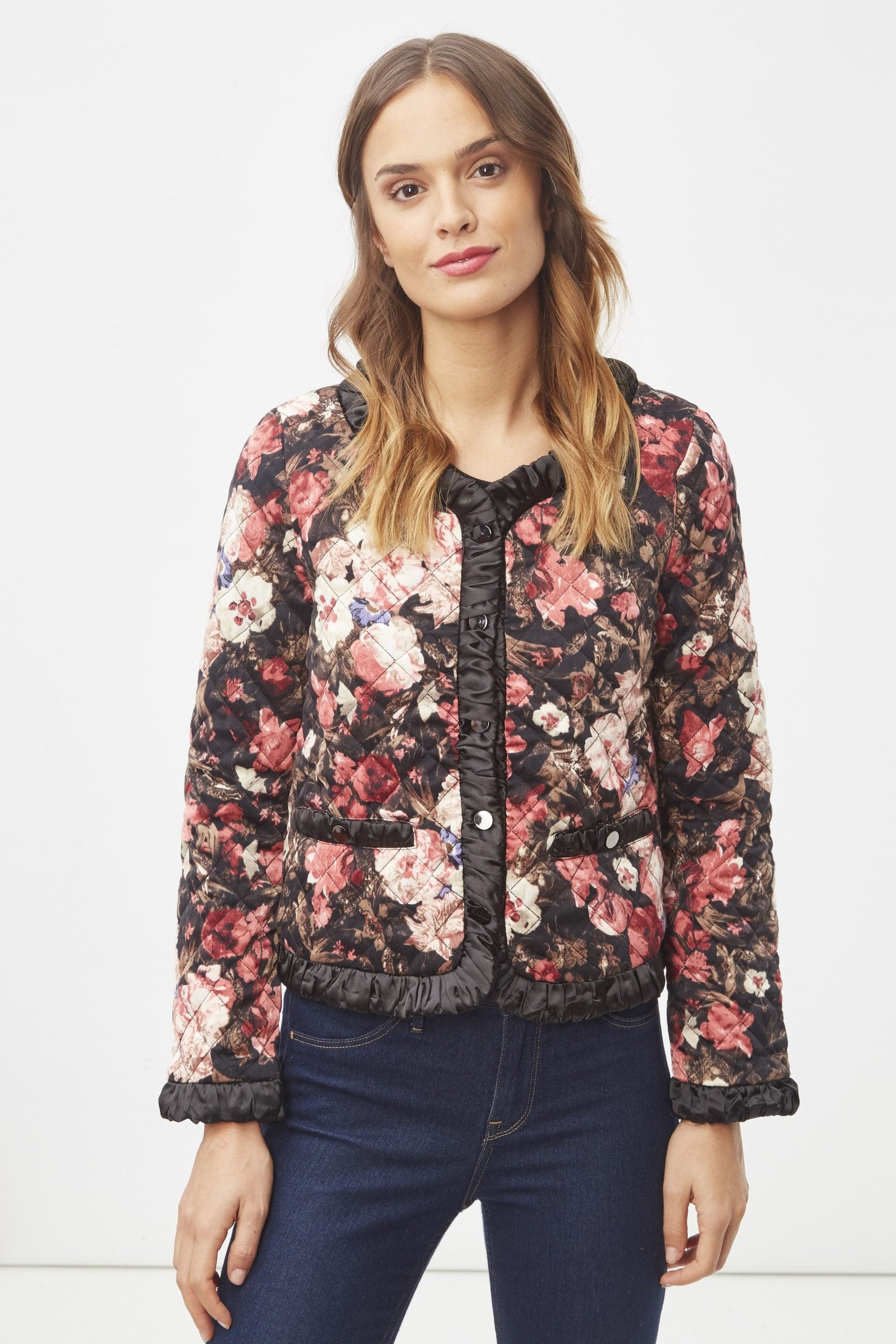 Chaqueta mujer corta floral, blazer jacket satinado, manga larga, cierre corchetes, diseño moderno elegante, ligera, cómoda, modelo Sinty SI-220001, color rojo y multicolor, talla 36 ✅Entrega 24/48h