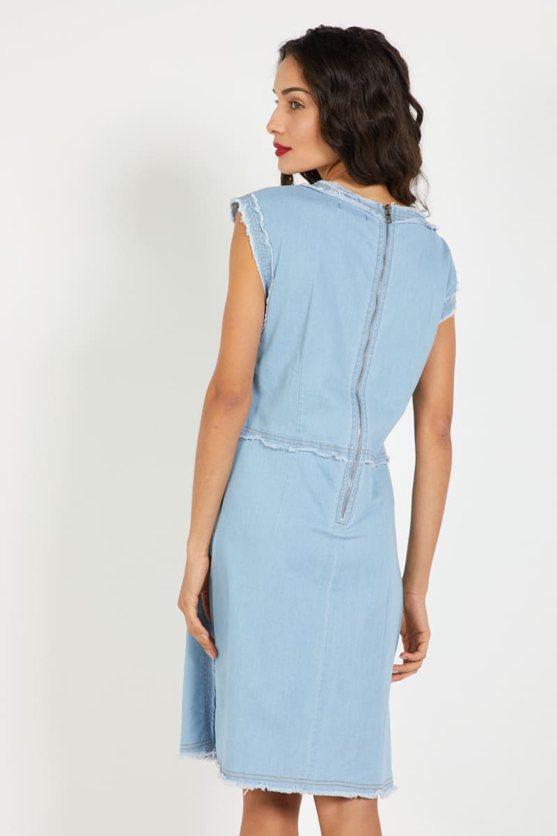 Vestido denim casual, dress sin mangas, acabado desflecado, estilo urbano, azul claro, tejido mezclilla suave, cómodo, moderno, talla L, outfit fresco, ideal diario o eventos, fácil combinar, L disponible ✅Entrega 24/48h