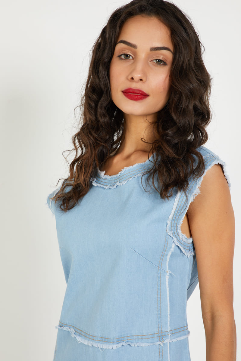 Vestido denim casual, dress sin mangas, acabado desflecado, estilo urbano, azul claro, tejido mezclilla suave, cómodo, moderno, talla L, outfit fresco, ideal diario o eventos, fácil combinar, L disponible ✅Entrega 24/48h