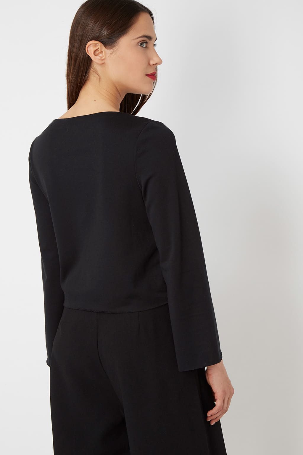 Jersey fino mujer, blusa manga larga, diseño cuello barco, detalles orificios metálicos, estilo moderno, corte recto, talla 36, color negro, cómodo y versátil, ideal oficina y casual ✅Entrega 24/48h